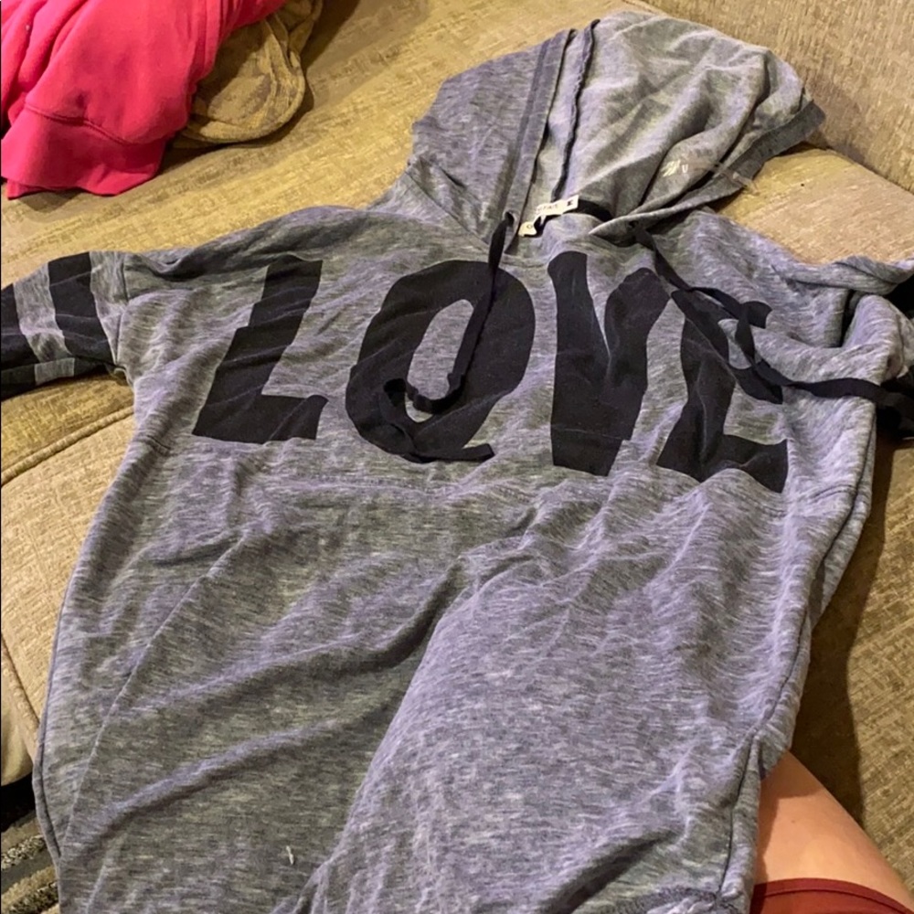 Long sleeve pullover